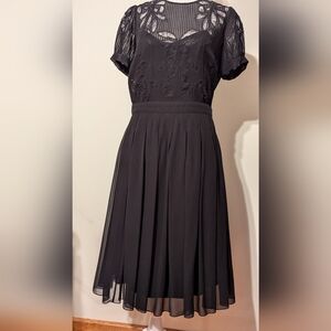 Rickie Freeman TERI JON Size 6 Black 100% Silk Dress